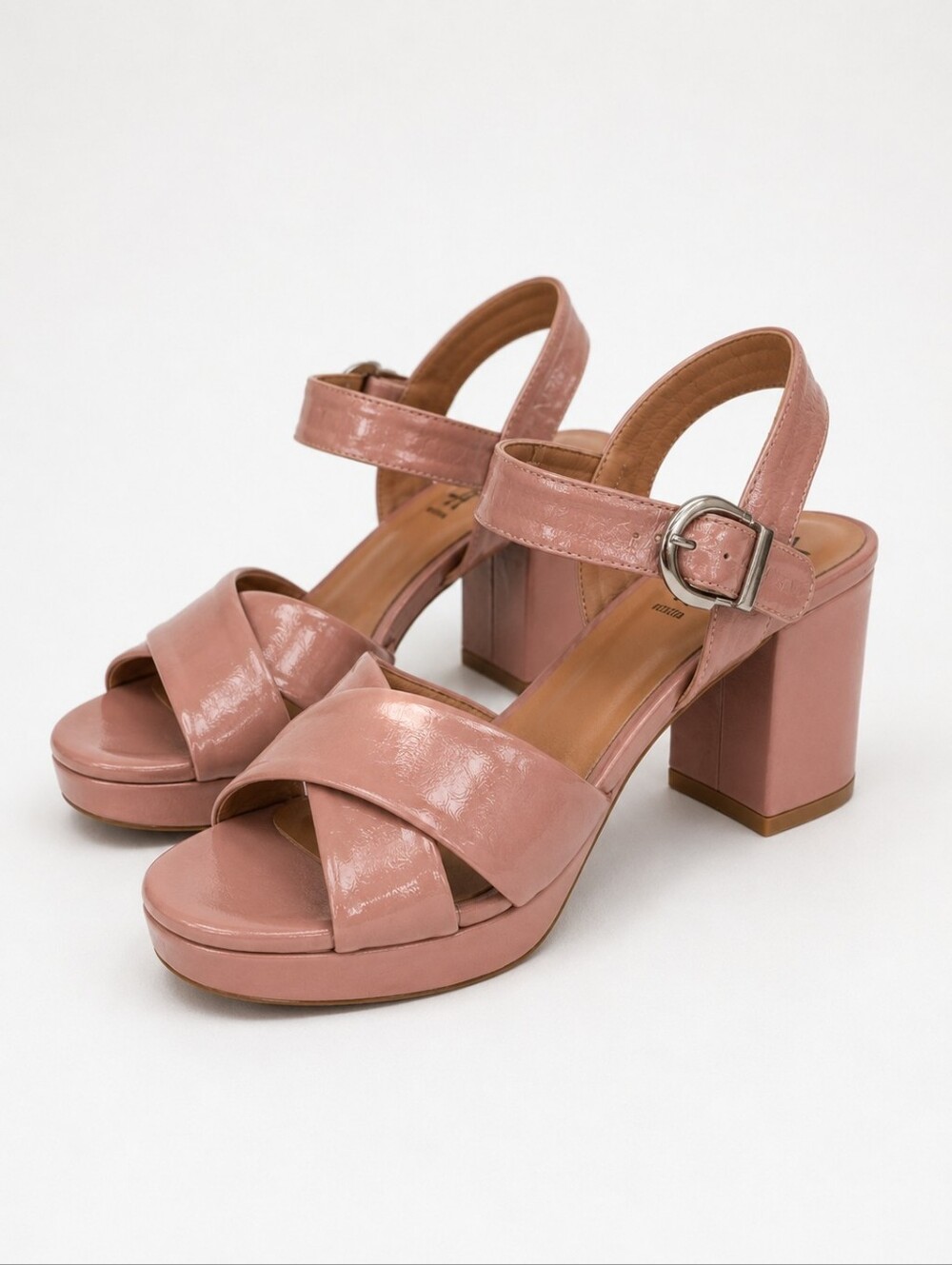 Aquatalia Pink Patent Leather Block Heel Sandals Made in Spain Size 8 NWOB - Picture 4 of 7
